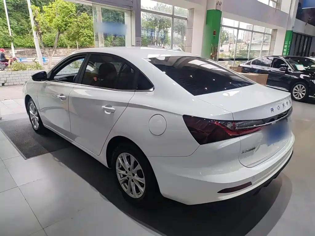 Roewe i5 — миниатюра 5
