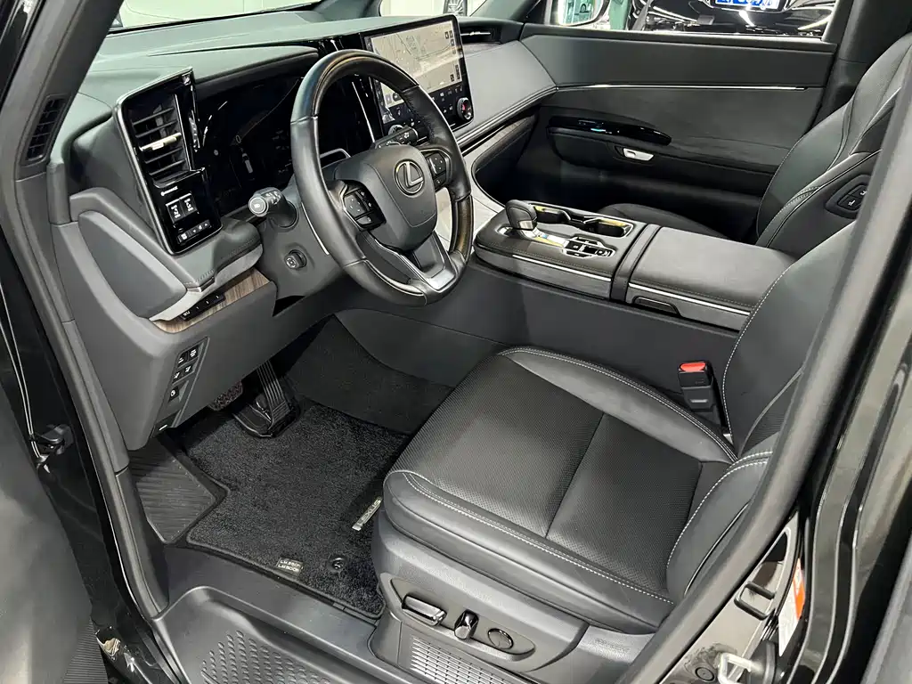 Lexus LM — миниатюра 21