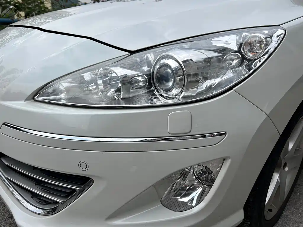 Peugeot 408 — миниатюра 24