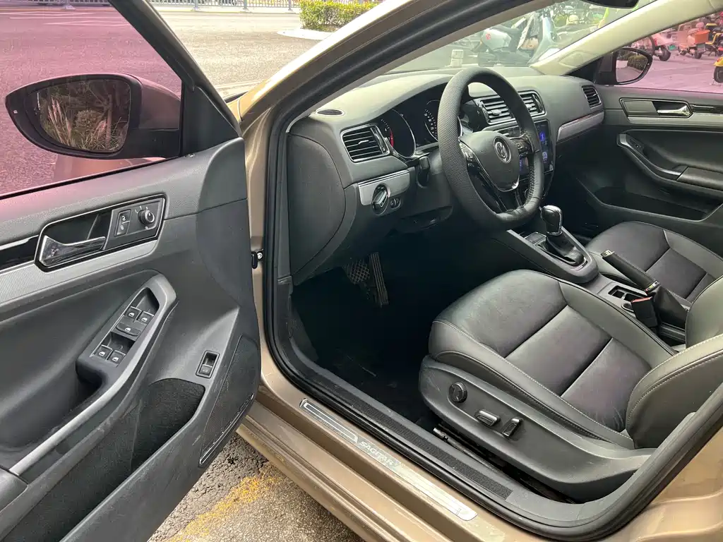 Volkswagen Sagitar — миниатюра 8