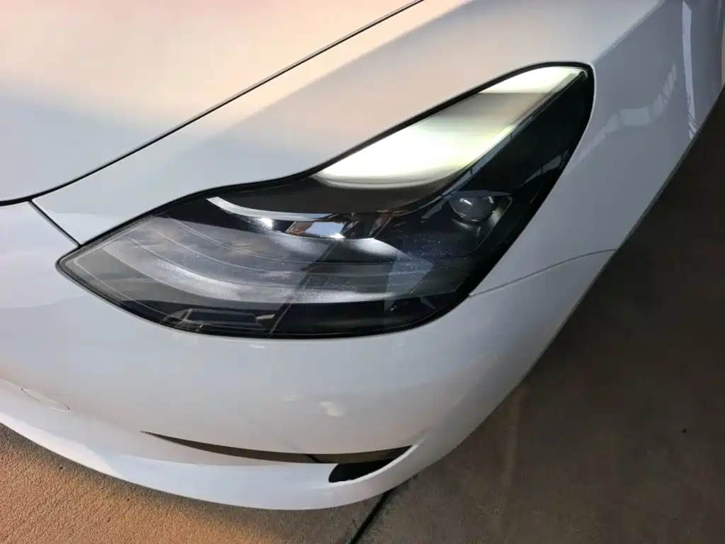 Tesla Model 3 — миниатюра 24