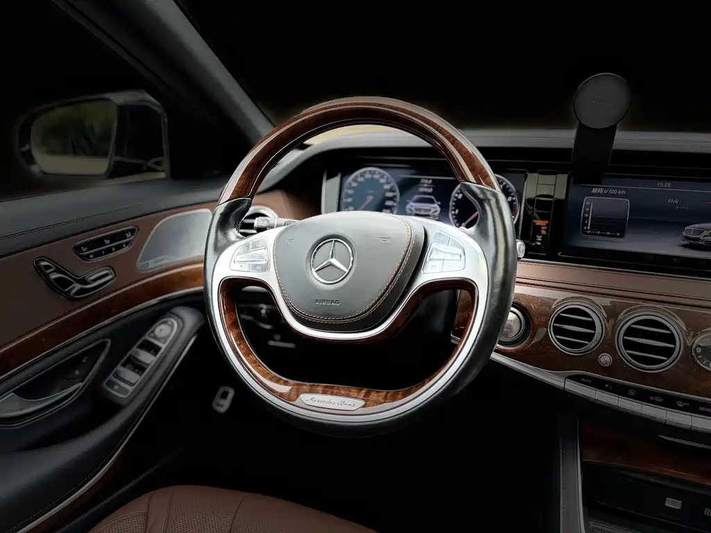 Mercedes-Benz S-Class — миниатюра 7