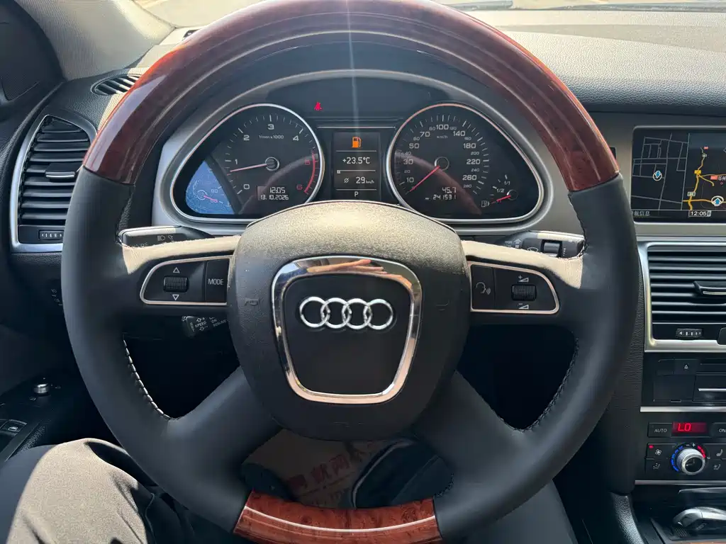 Audi Q7 — миниатюра 4