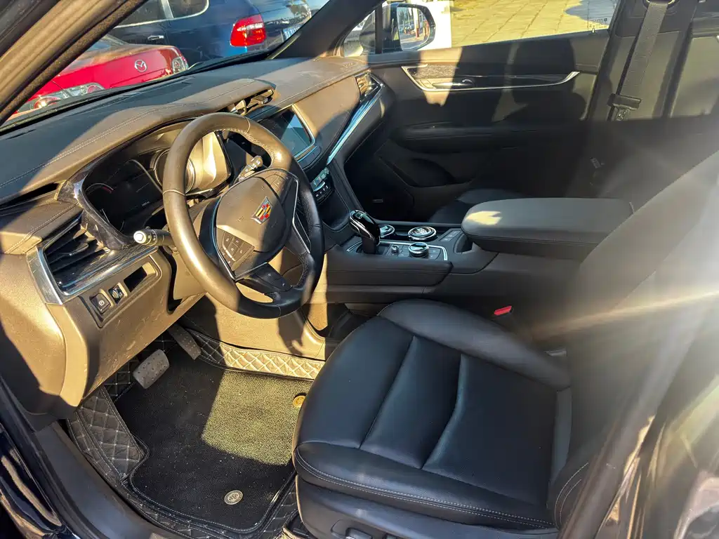 Cadillac XT5 — миниатюра 8