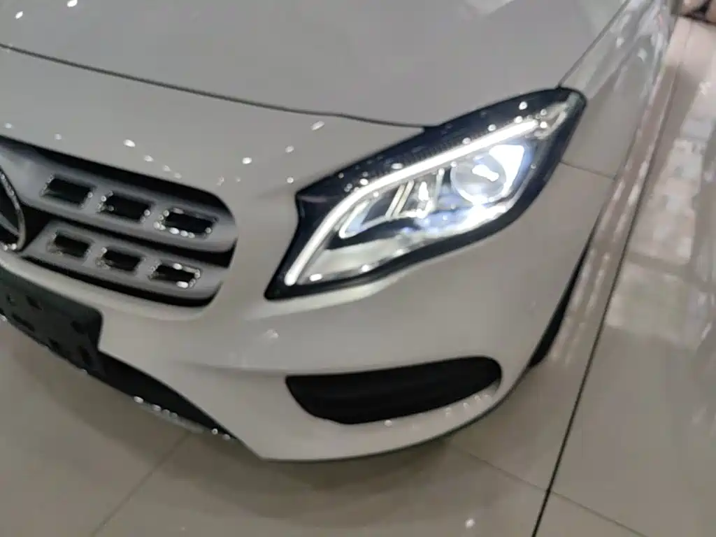 Mercedes-Benz GLA — миниатюра 24
