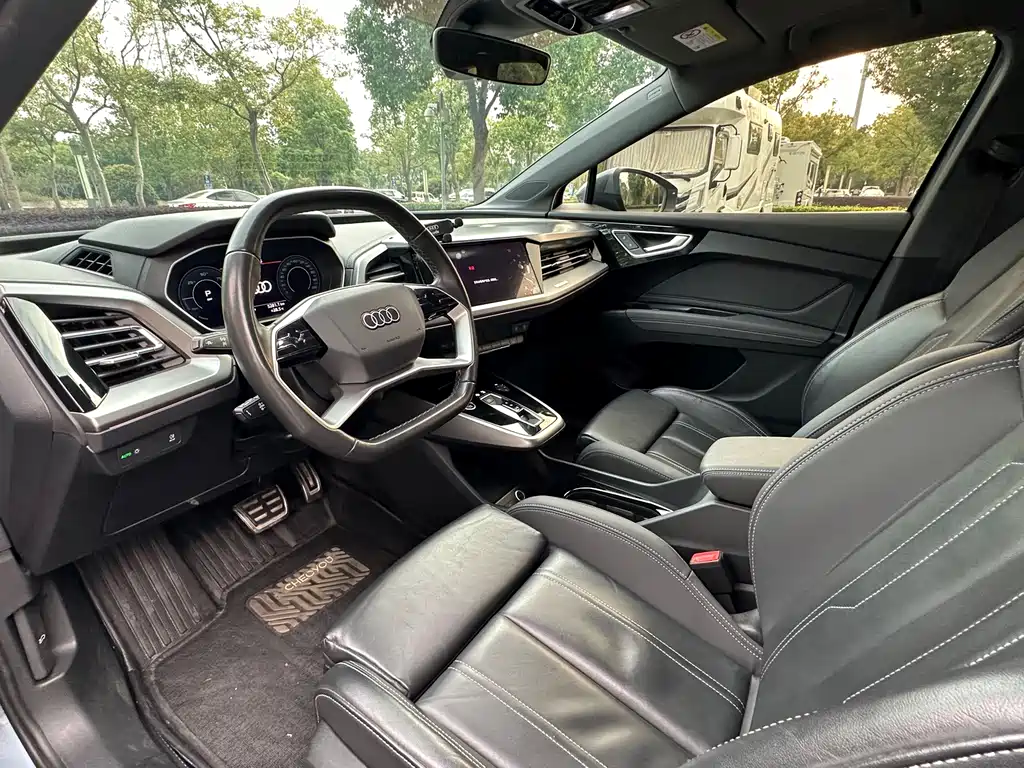 Audi Q4 e-tron — миниатюра 10