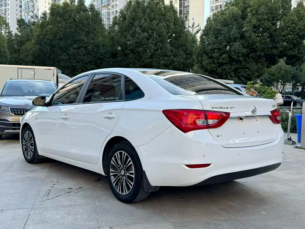 Buick Excelle — миниатюра 4