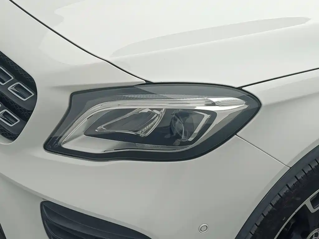 Mercedes-Benz GLA — миниатюра 13