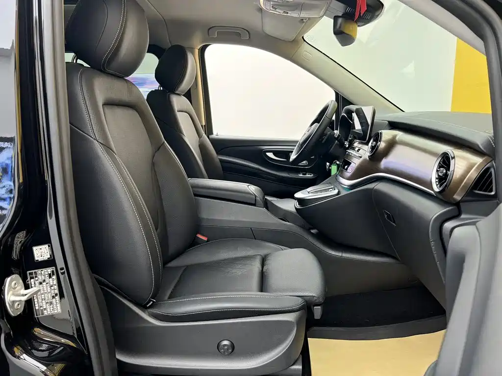 Mercedes-Benz V-Class — миниатюра 14