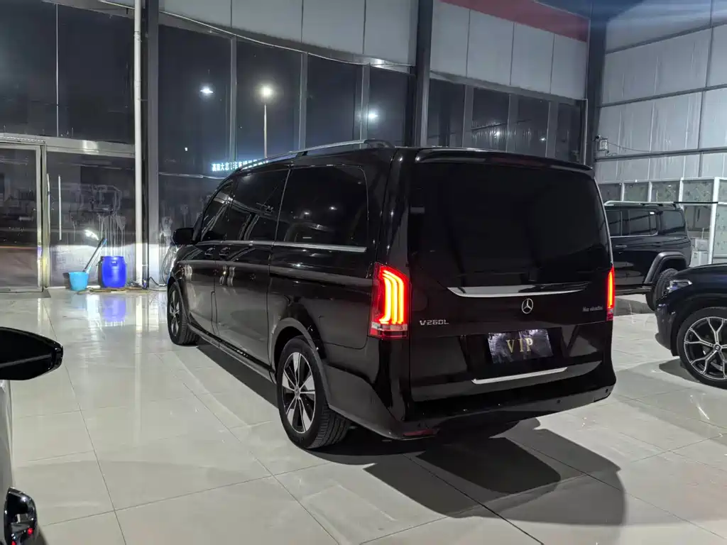 MERCEDES-BENZ V CLASS