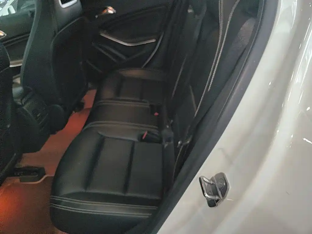 Mercedes-Benz GLA — миниатюра 17