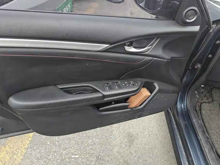 Honda Civic — миниатюра 7