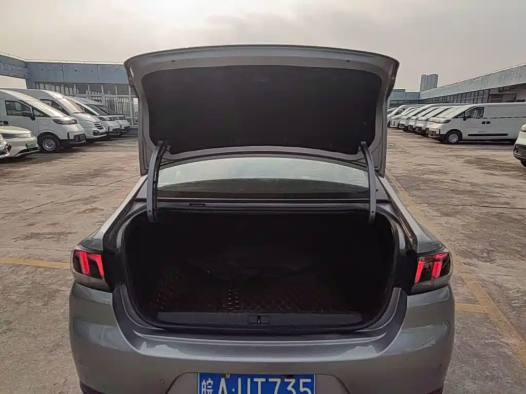 Peugeot 308 — миниатюра 19