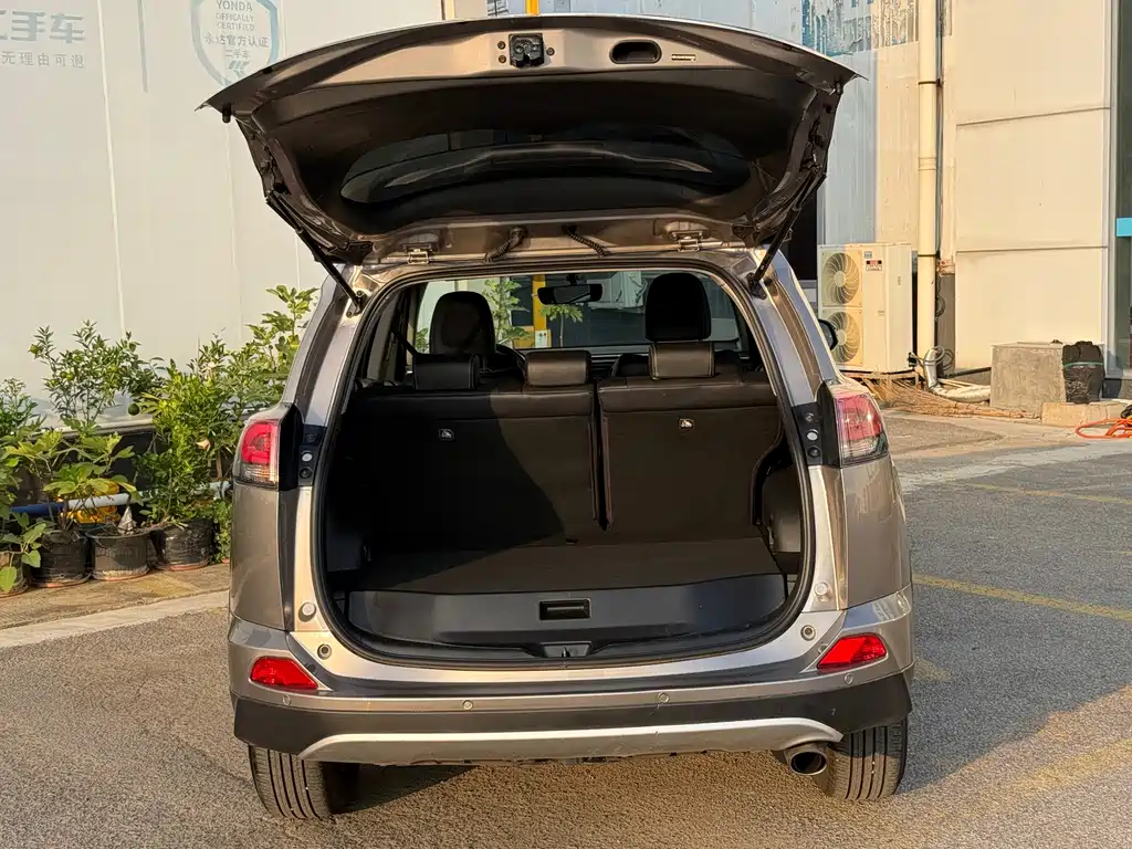 Toyota RAV4 — миниатюра 15