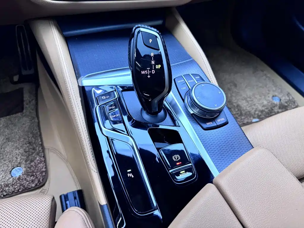 BMW 5 Series (Import) — миниатюра 16