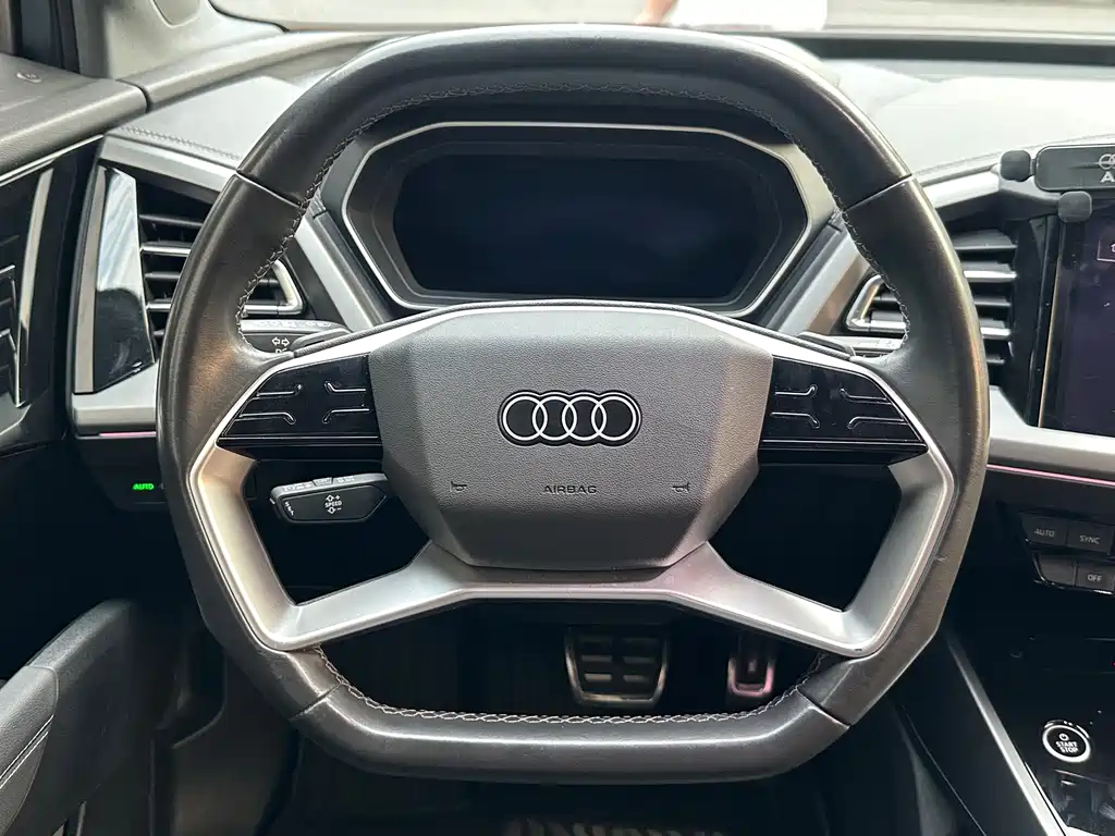 Audi Q4 e-tron — миниатюра 16