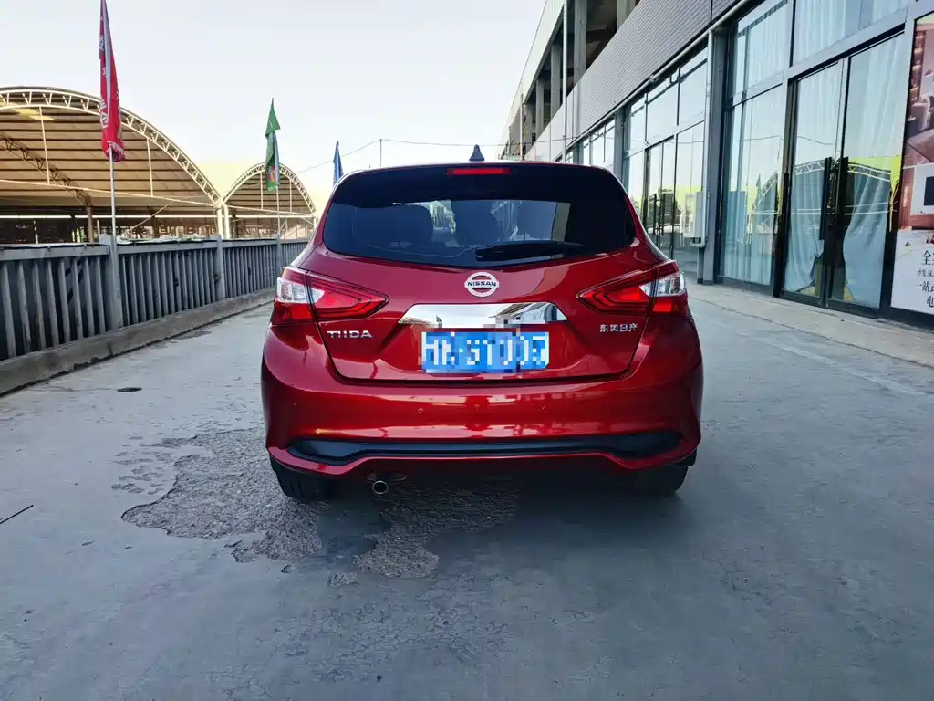 Nissan Tiida — миниатюра 5