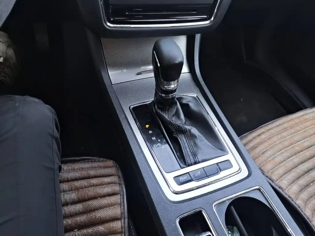 Roewe i6 Classic — миниатюра 14