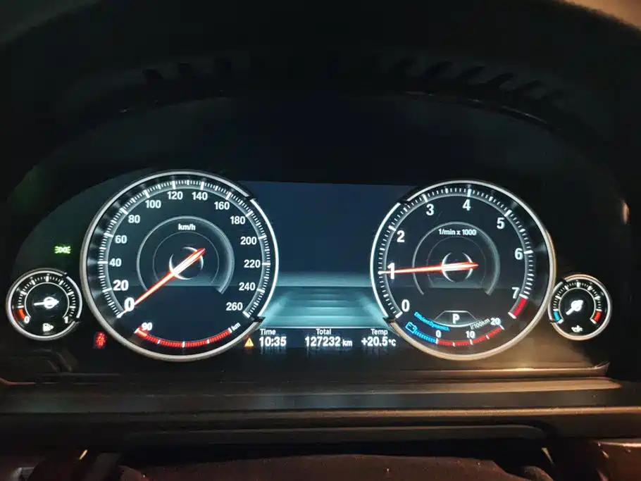 BMW 5 Series — миниатюра 14