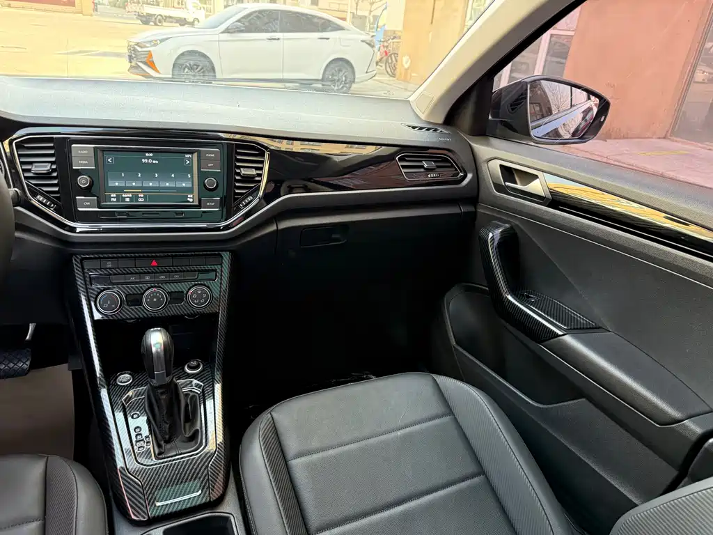 VOLKSWAGEN T ROC EXPLORING SONGS