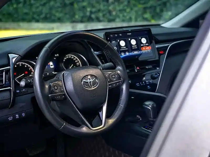Toyota Camry — миниатюра 5