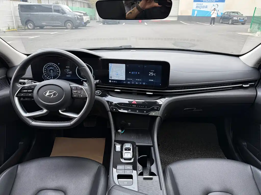 Hyundai Mistra 2021 270TGDi DCT TOP Flagship