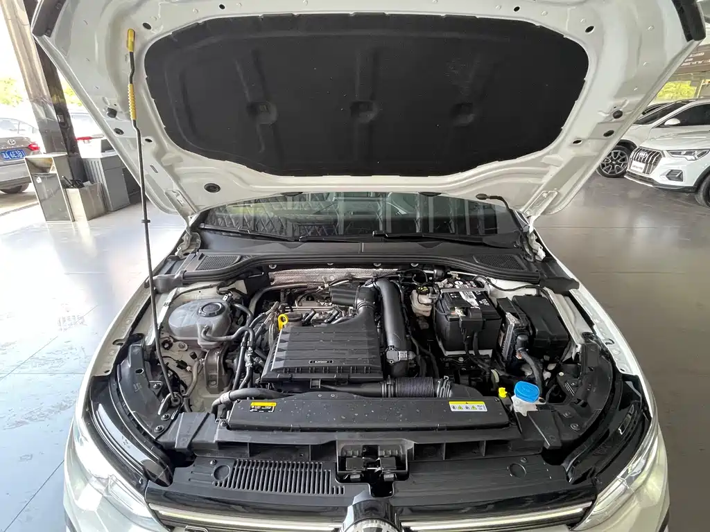 Volkswagen Golf — миниатюра 32