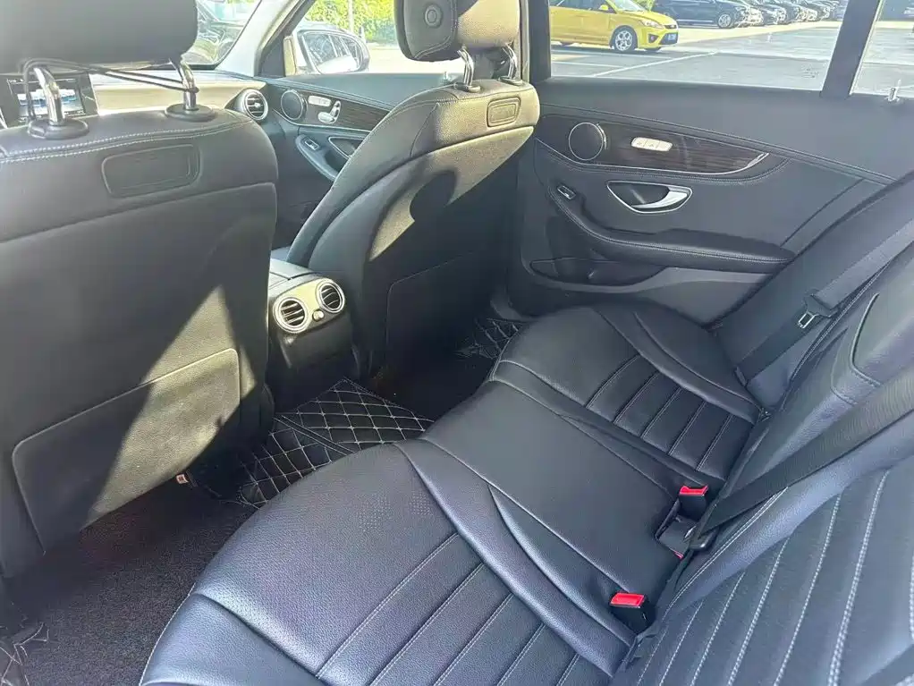Mercedes-Benz C-Class — миниатюра 16