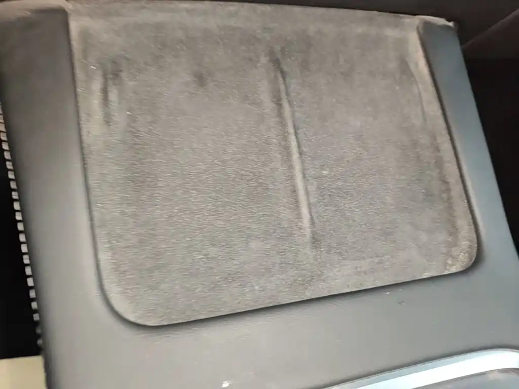 Tesla Model Y — миниатюра 9