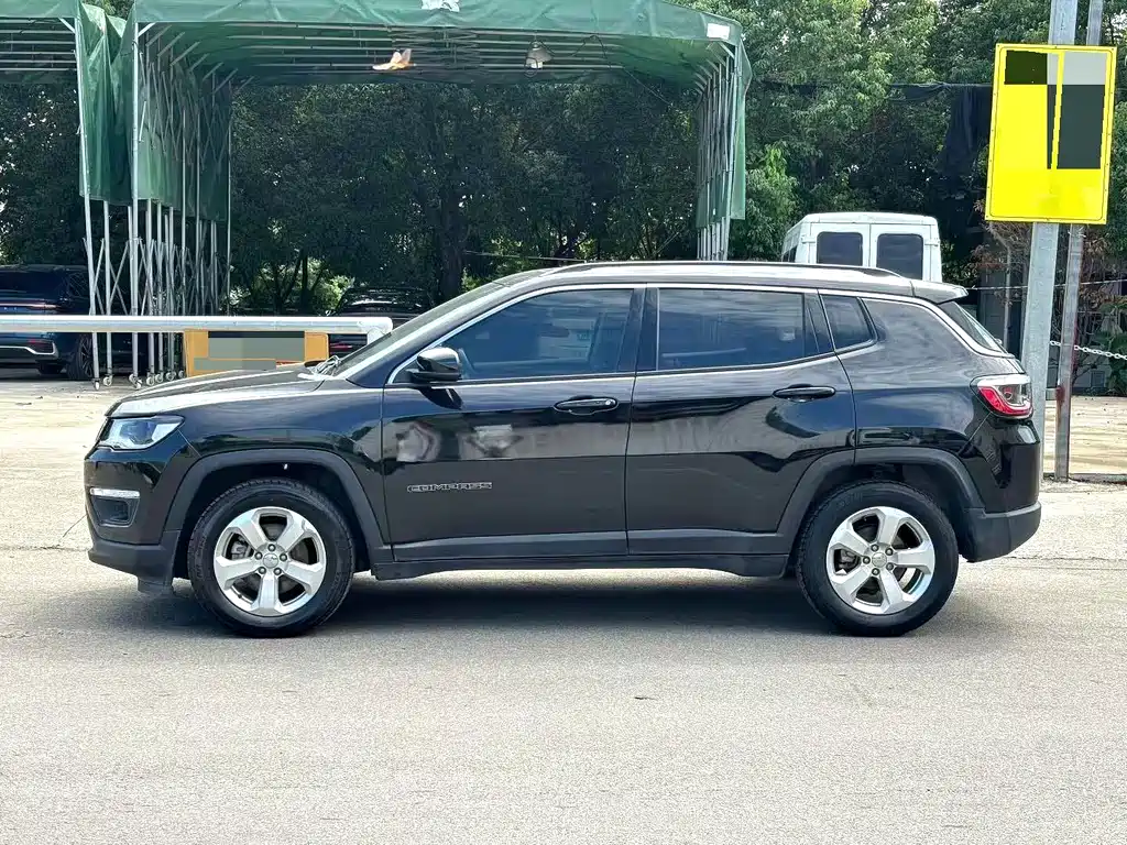 Jeep Compass — миниатюра 8