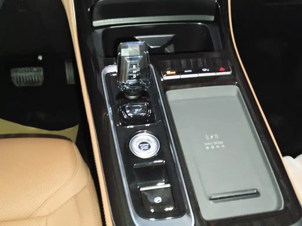 Geely Boyue L — миниатюра 14