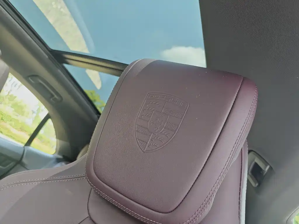 Porsche Macan EV — миниатюра 15
