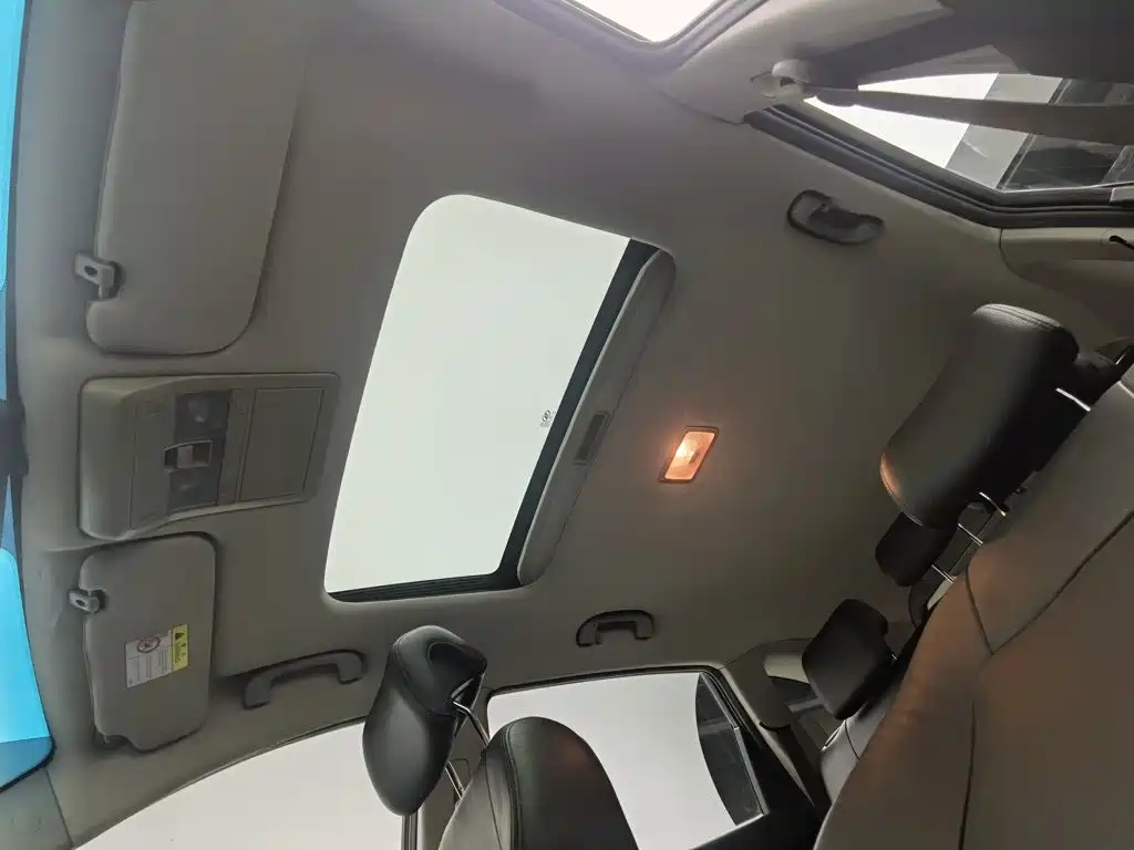 Chevrolet Captiva — миниатюра 14