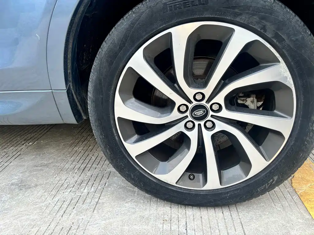Land Rover Discovery Sport — миниатюра 23