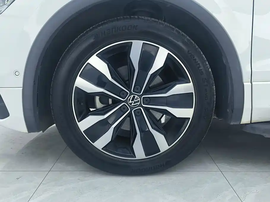 Volkswagen Tiguan L — миниатюра 6