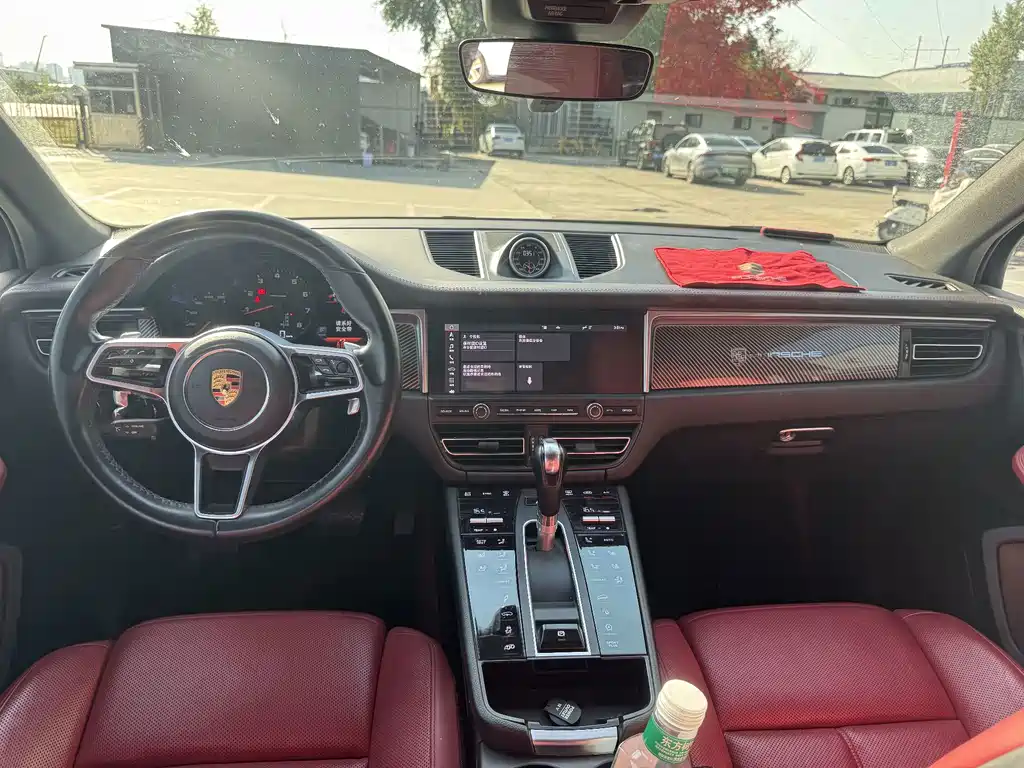 Porsche Macan — миниатюра 6