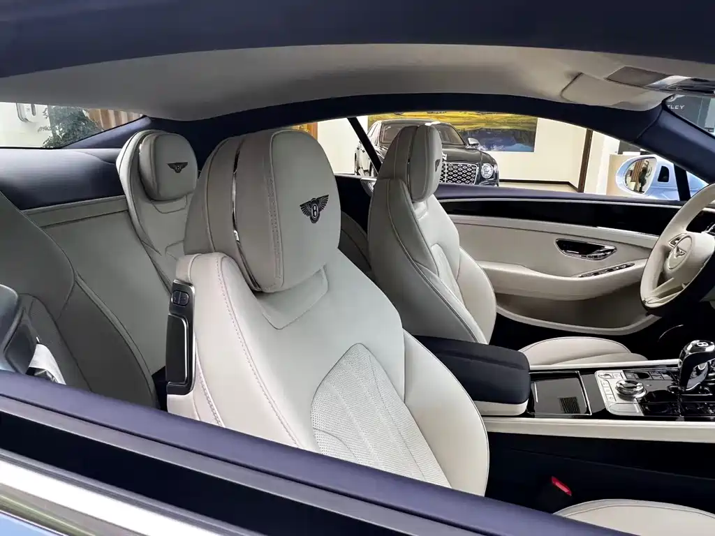 Bentley Continental PHEV 2026 GT