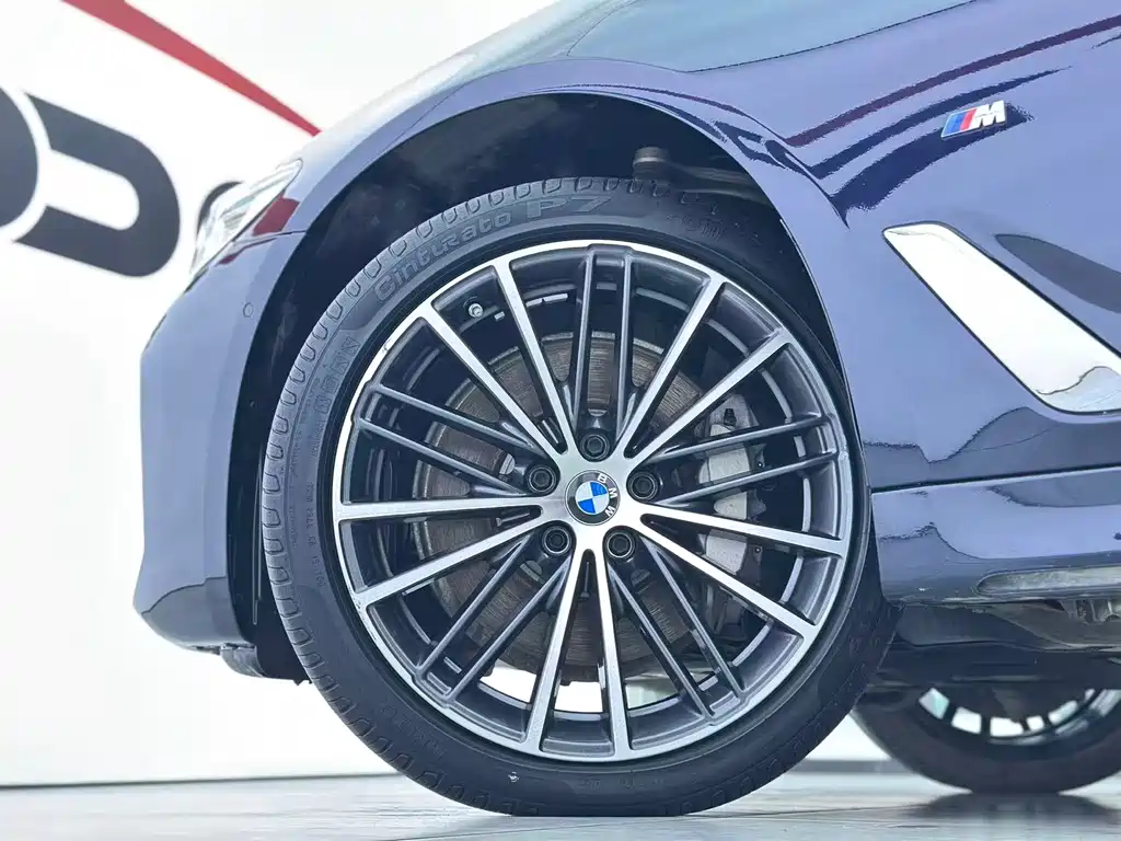 BMW 5 Series — миниатюра 17
