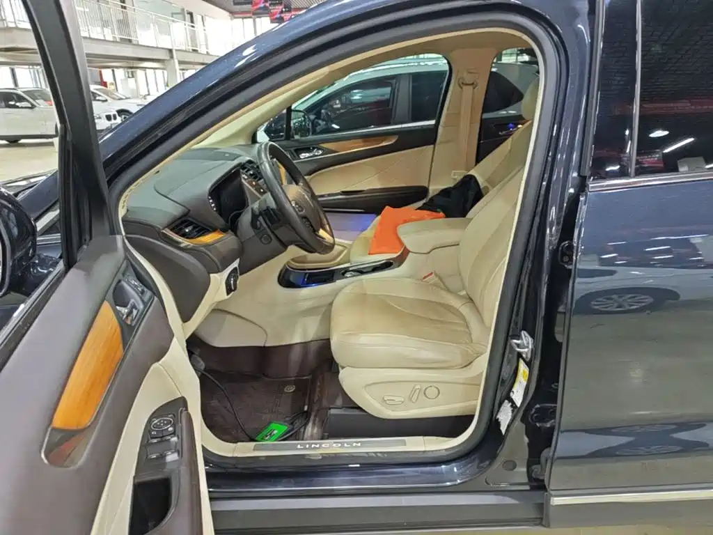 Lincoln MKC — миниатюра 15