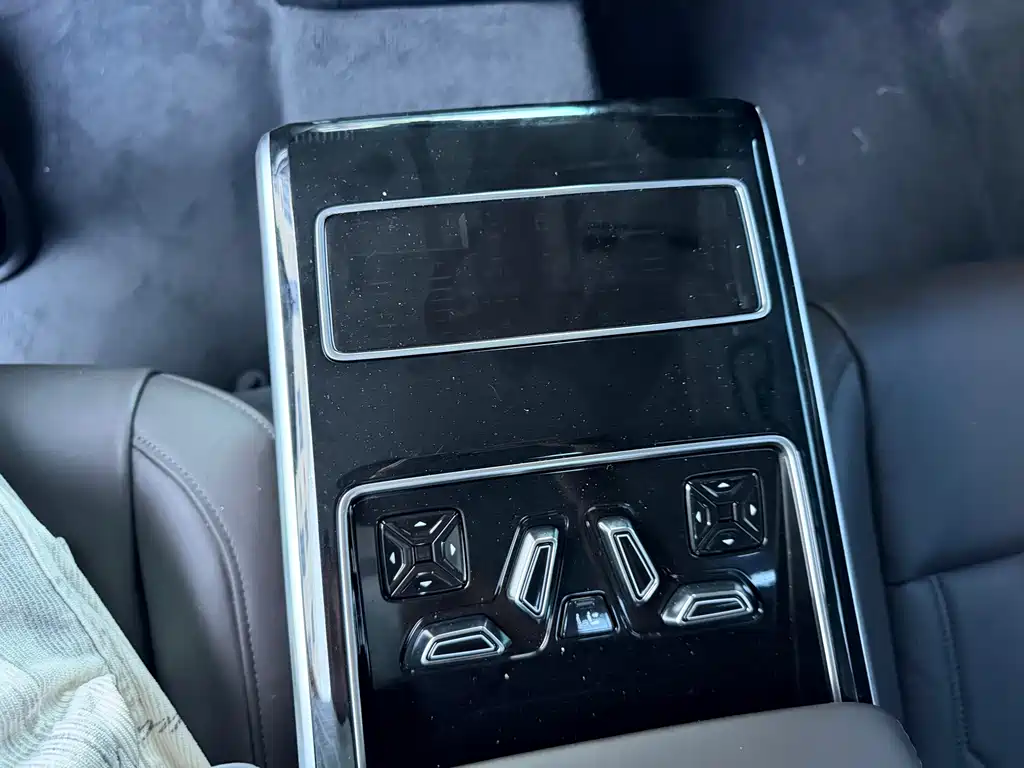 Audi A8 — миниатюра 11