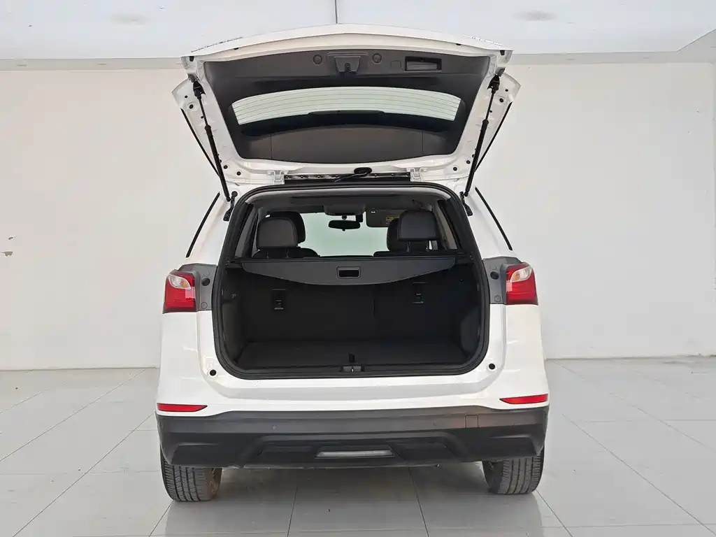 Chevrolet Equinox — миниатюра 19
