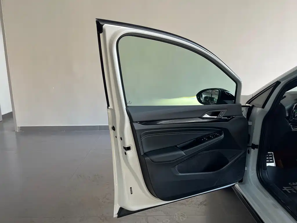 Volkswagen Golf — миниатюра 16