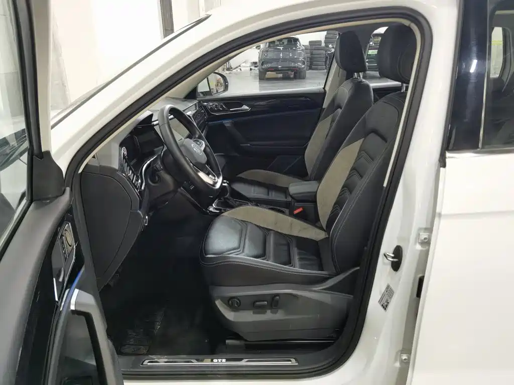 Volkswagen 探岳 GTE — миниатюра 10