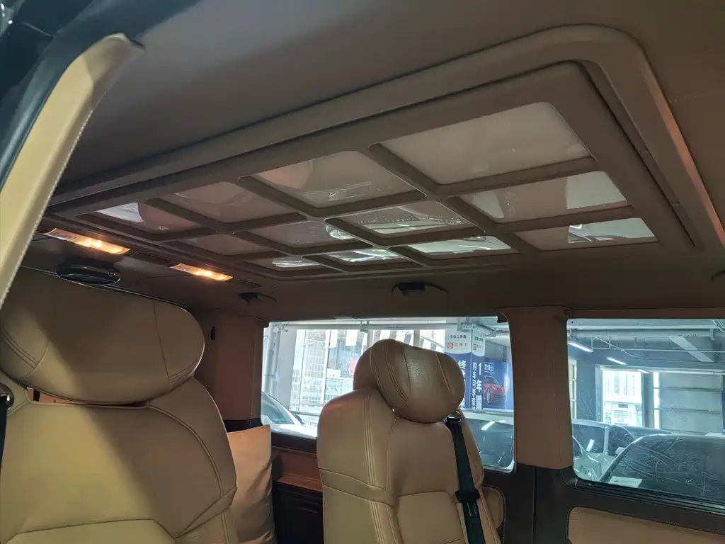 Volkswagen Caravelle — миниатюра 8