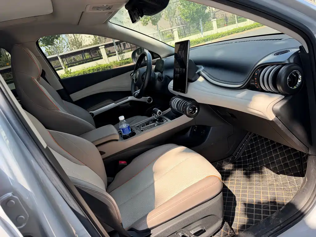 BYD Yuan Plus — миниатюра 4