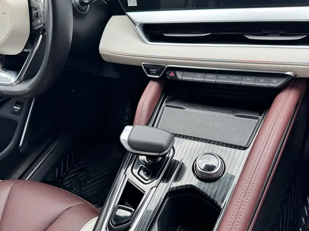 Geely Xingyue L — миниатюра 8