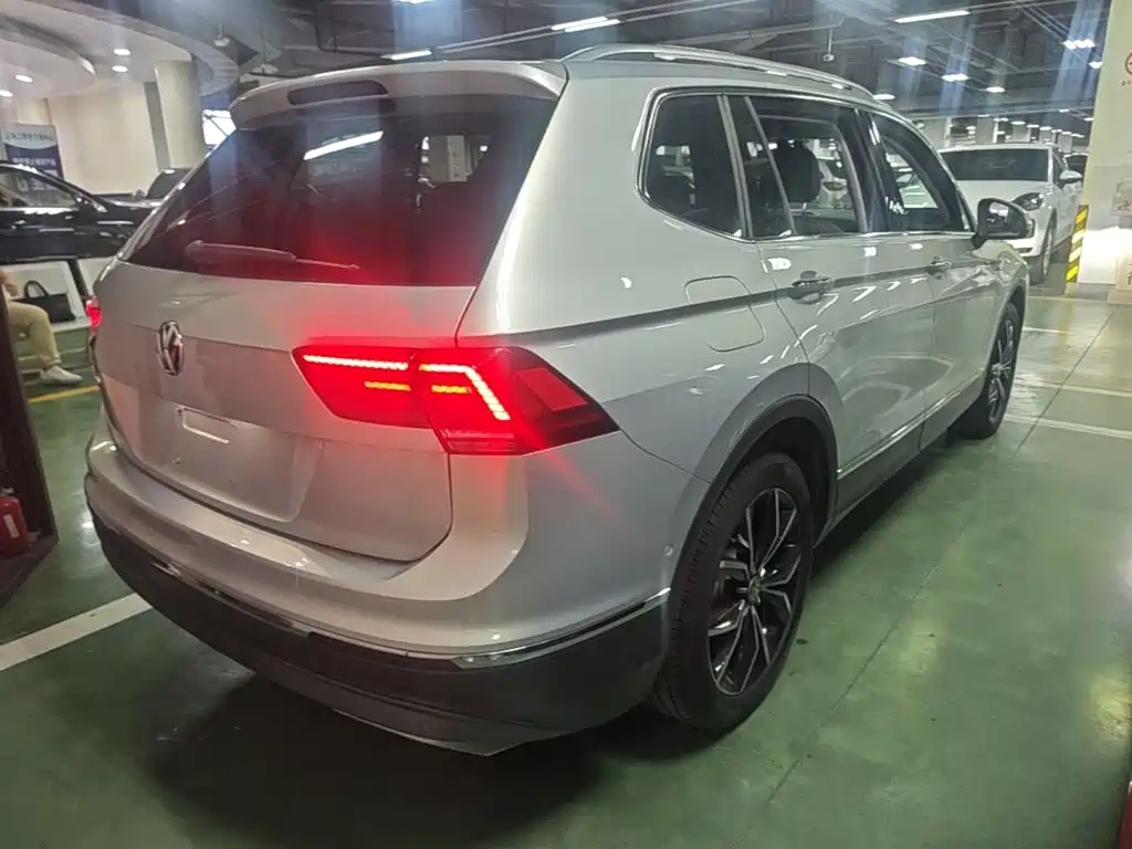 Volkswagen Tiguan L — миниатюра 7