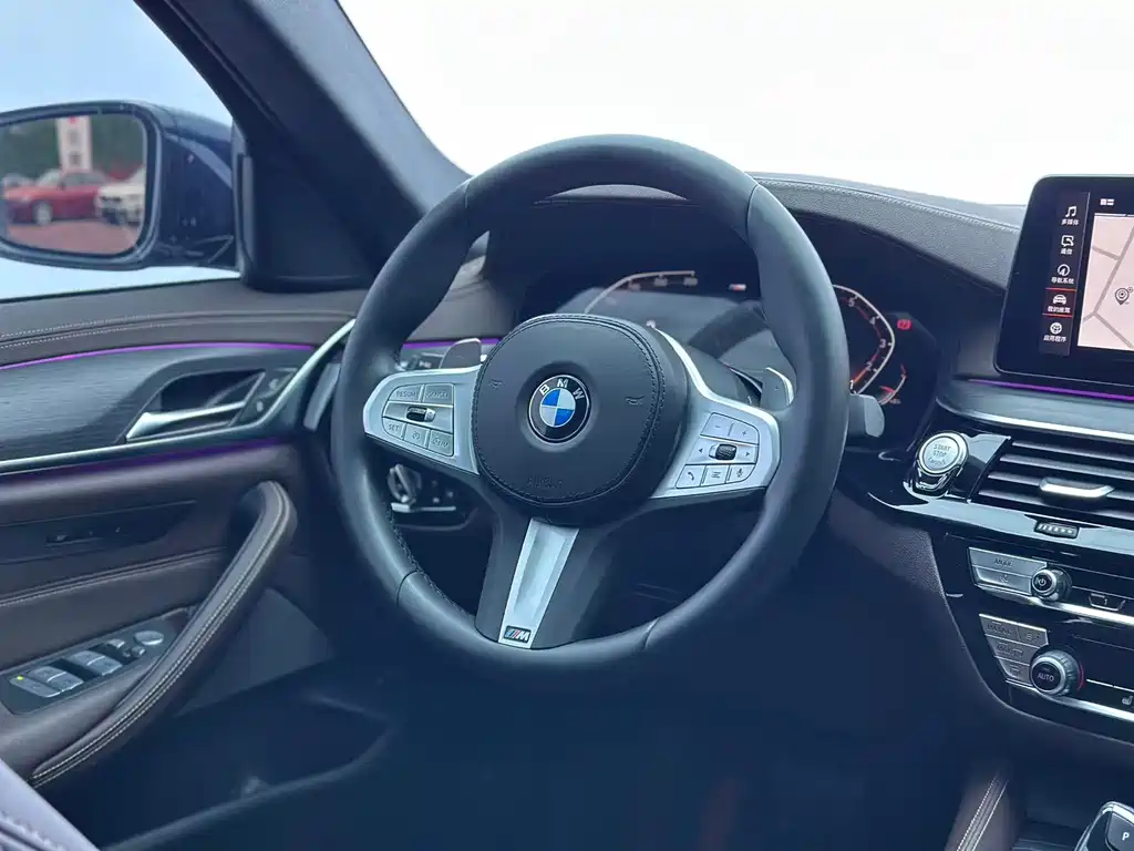 BMW 5 Series — миниатюра 14