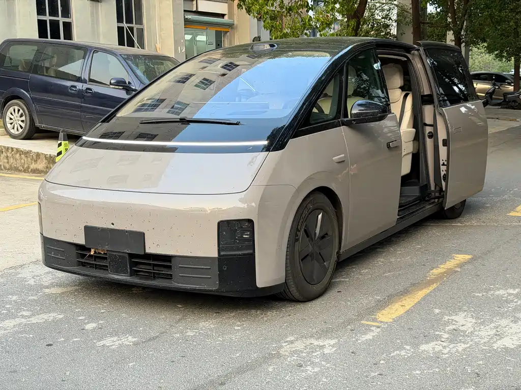 Li Auto Li MEGA