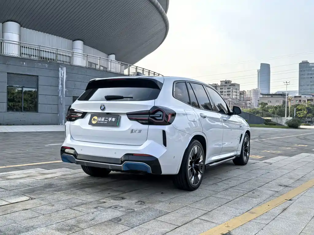 BMW iX3 — миниатюра 7